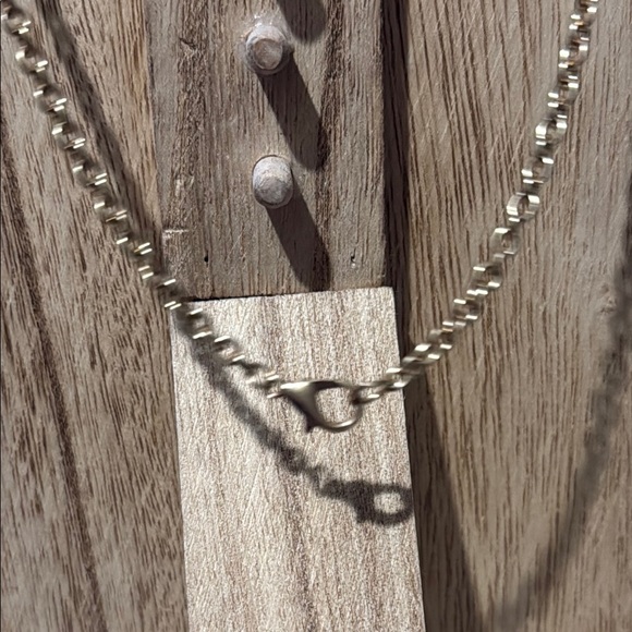 Faux Leather Floral Horseshoe Pendant Necklace and Earrings Set - Picture 7 of 9